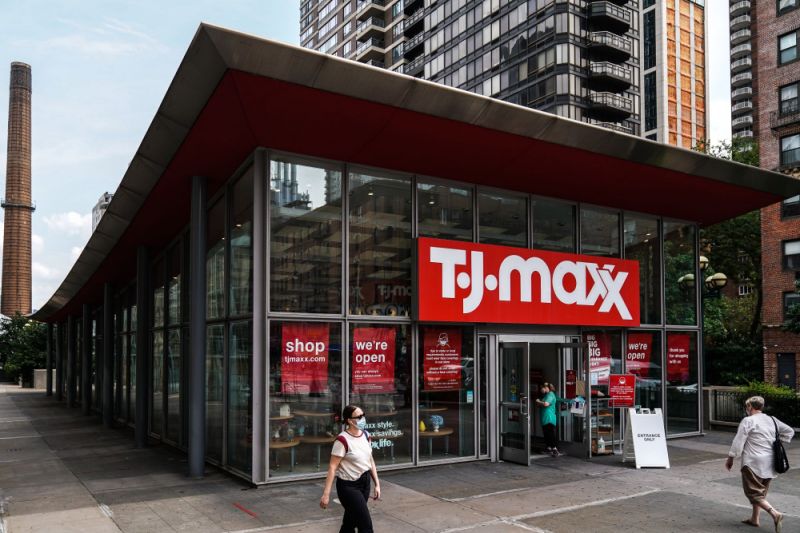 TJ Maxx Owner Falls as Treasure-Hunt Experience Disrupted